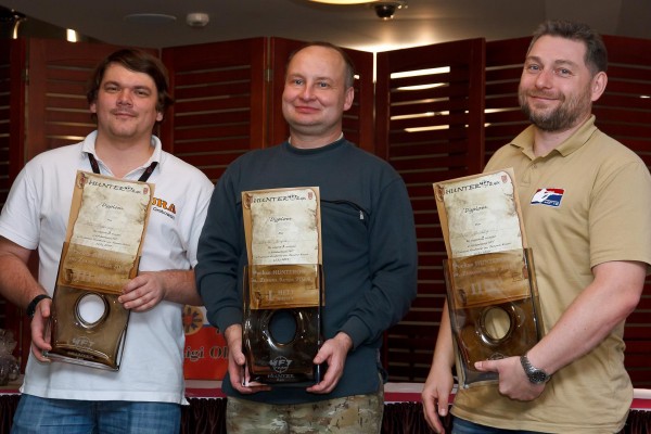 Klasyfikacja generalna HFT1 Pucharu Hunterów 2014<br>Od lewej: Paweł Grabowski (3 miejsce), Vladimir Kvapil (1. miejsce), Dusan Mandat (2. miejsce)
