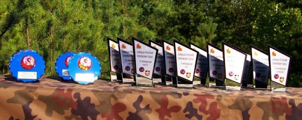 Statuetki dla najlepszych zawodników JURAjskiego Pucharu Terenowego 2016
