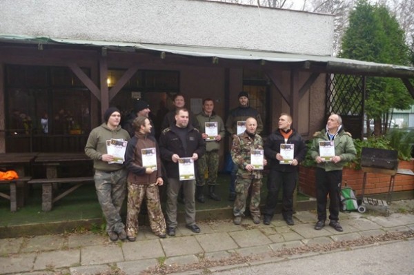 Klasyfikacja drużynowa MM'14<br>Od lewej: JURA Team Kolba.pl A&nbsp;(w składzie Paweł Grabowski, Damian Straszak, Sławomir Czapla i&nbsp;Grzegorz Grabowski - nieobecny) - 2. miejsce, KKST - 1. miejsce, S.G.S - 3. miejsce