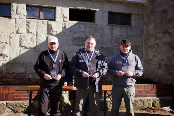 Klasyfikacja HFT1<br>Od lewej: Witold Bojanowski (2. miejsce), Przemysław Godek (1. miejsce) i&nbsp;Damian Straszak (3. miejsce)