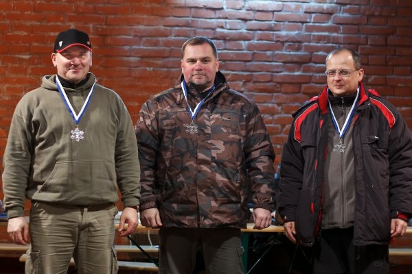 Klasyfikacja FT<br>Od lewej: Grzegorz Grabowski (2. miejsce), Sławomir Czapla (1. miejsce), Wojciech Charzewski (3. miejsce)